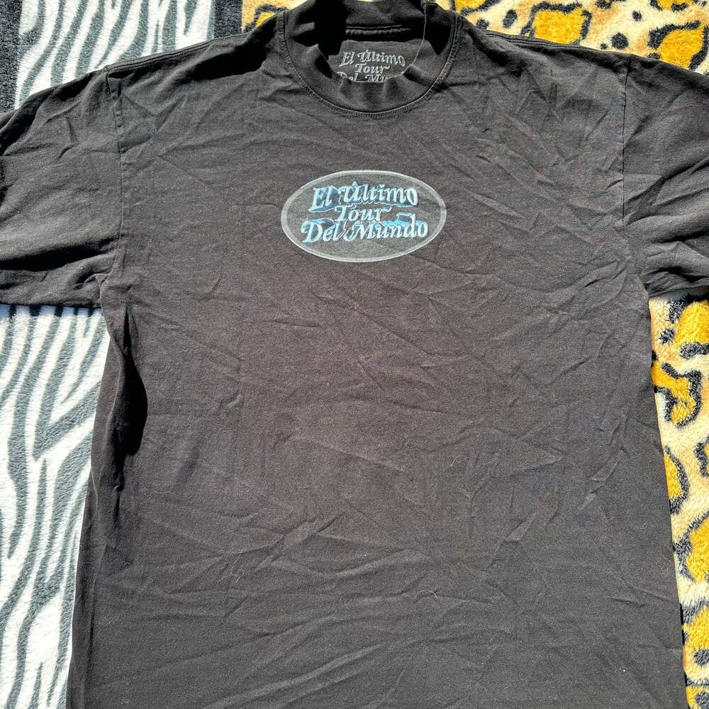 Bad Bunny El Ultimo Tour Del Mundo 2022 Official Graphic T-shirt Men Med Music